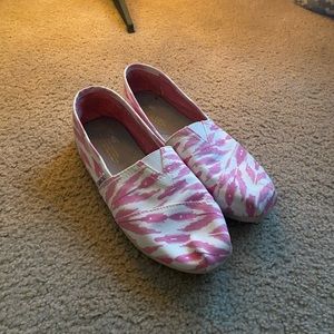 Toms slip ons